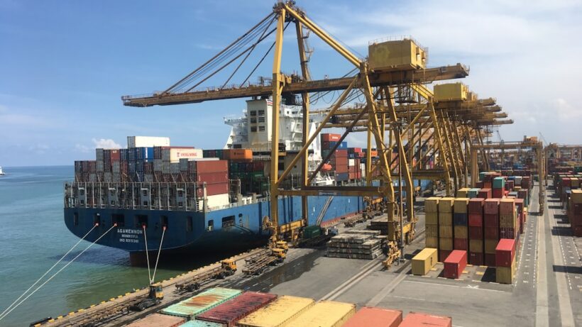 Photo Shipping containers