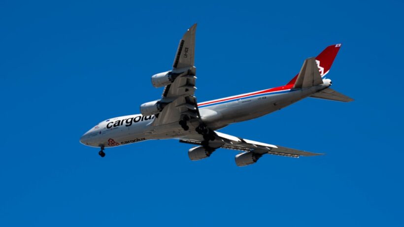 Photo Cargo plane