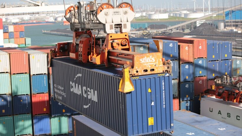 Photo Shipping containers