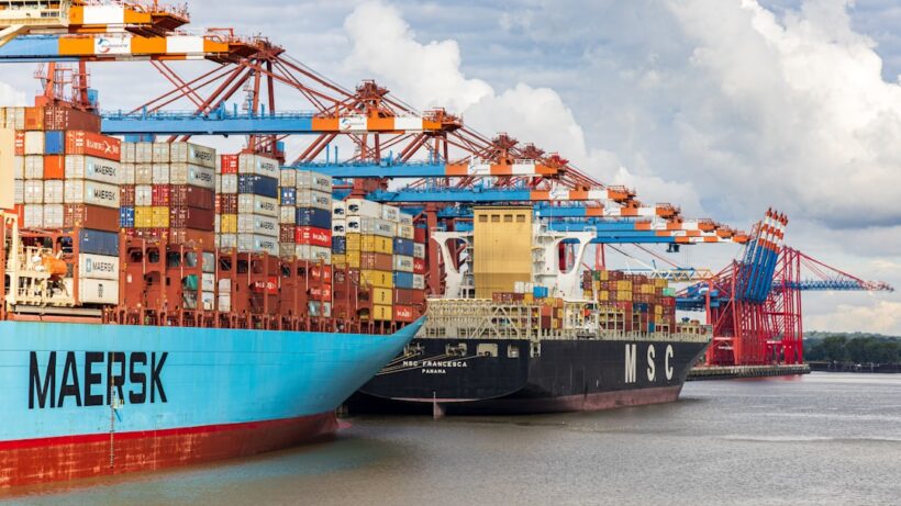 Photo Cargo ship